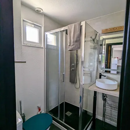 Le Cabanon T1 A Quissac, Avec Piscine * Quissac (Gard)